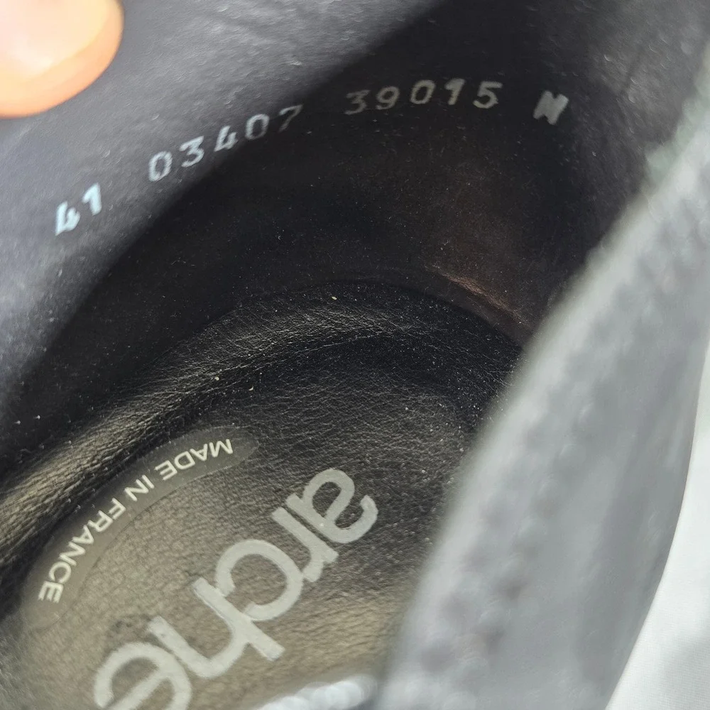 Arche black suede